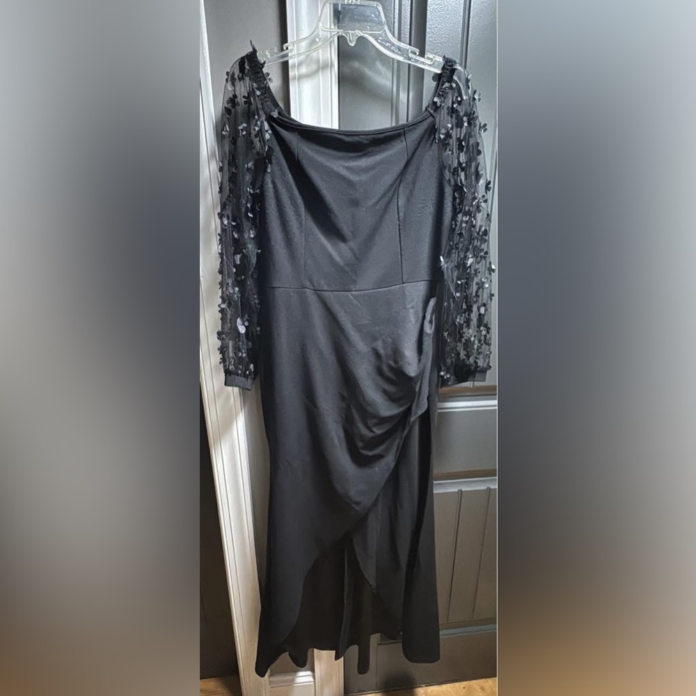 Elegant Black Evening Dress with Sheer Sleeves